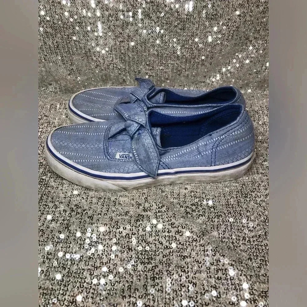 Vans size 2 kids slip on shoes with a bow - Picture 3 of 13